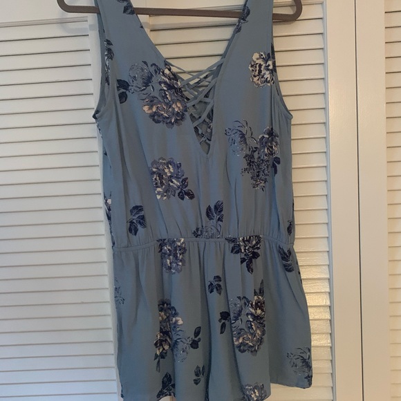 NWT Kendall & Kylie Romper - Picture 2 of 4